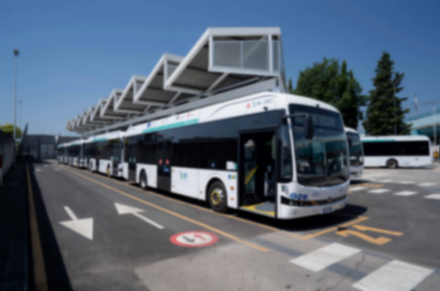 比亞迪電動大巴25臺成功交付意大利,推動佛羅倫薩公共交通電動化