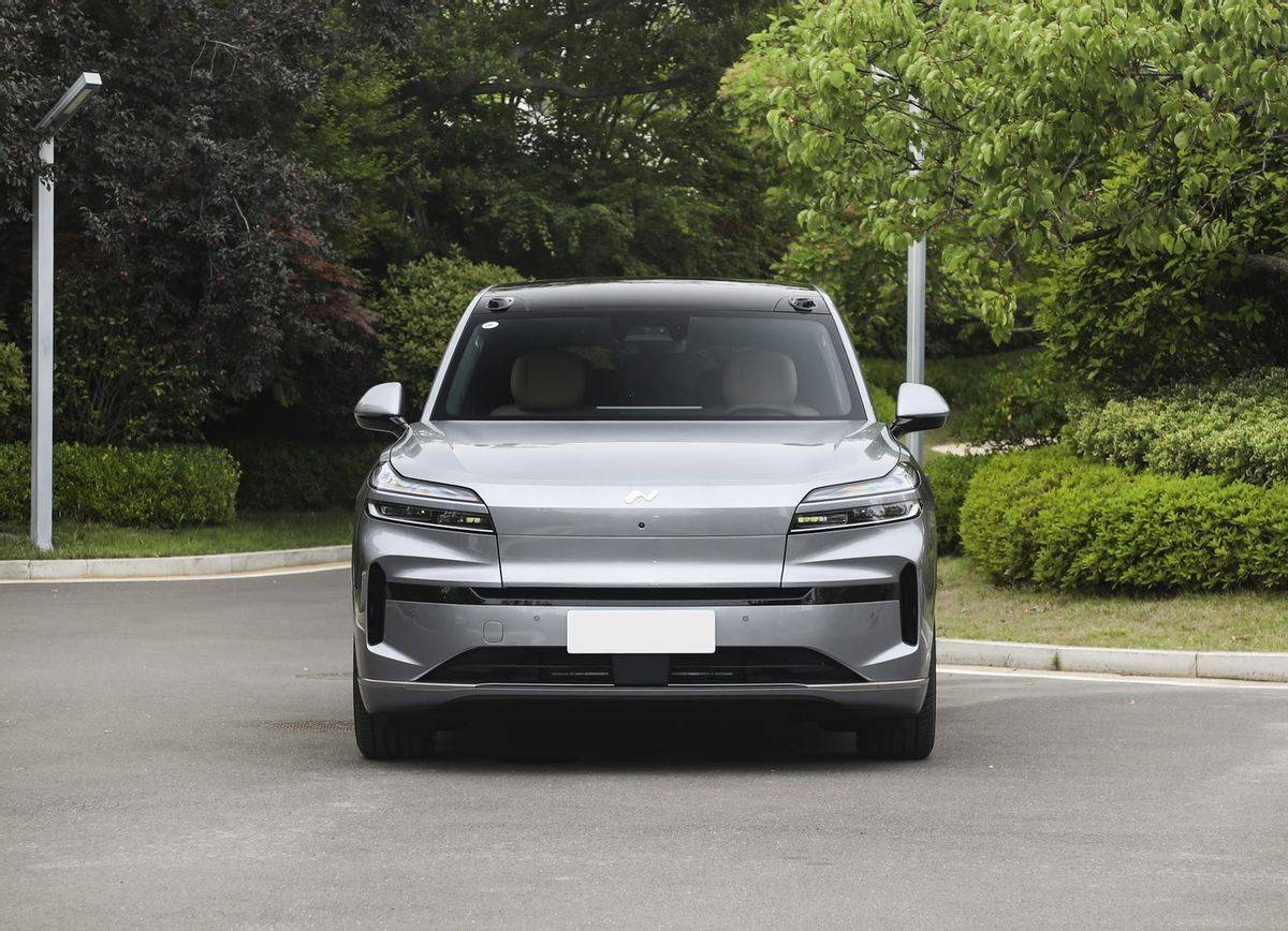 樂道L90內飾官圖!車身碩大,2+2+2座椅,7月10日到店開啟預售