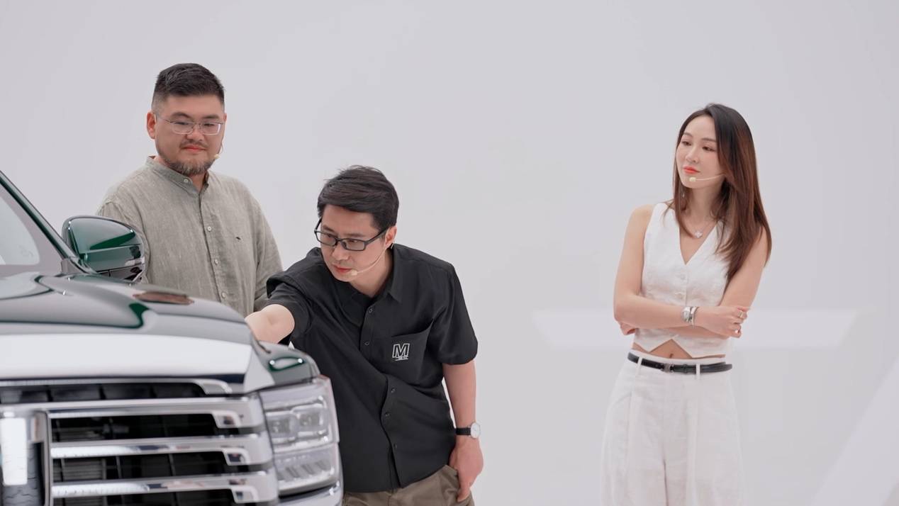 頂尖設計師跨界對話 全新坦克500重構智能越野豪華價值維度