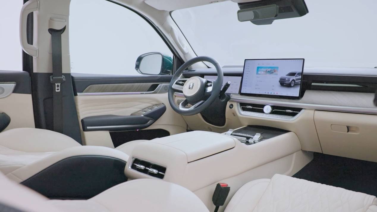 頂尖設計師跨界對話 全新坦克500重構智能越野豪華價值維度