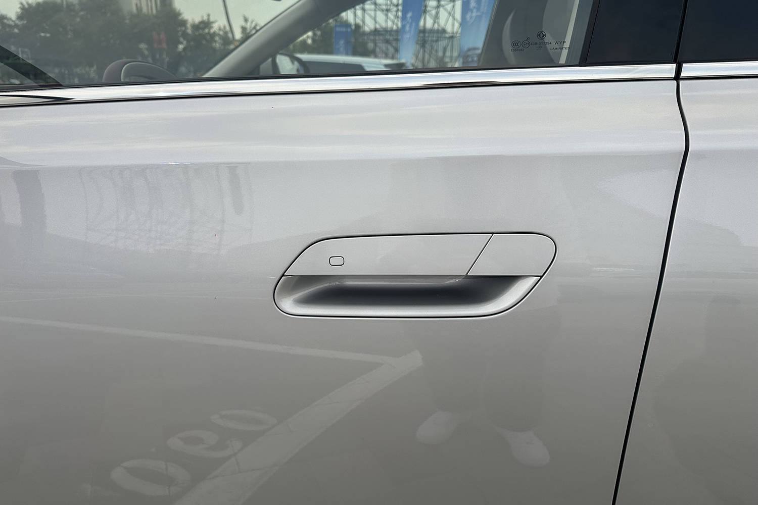 馬赫電混/旗艦定位 東風(fēng)風(fēng)神L8預(yù)售12.99-14.99萬元