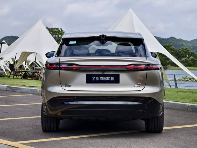 華為智駕 年輕人首選 試駕全新嵐圖知音