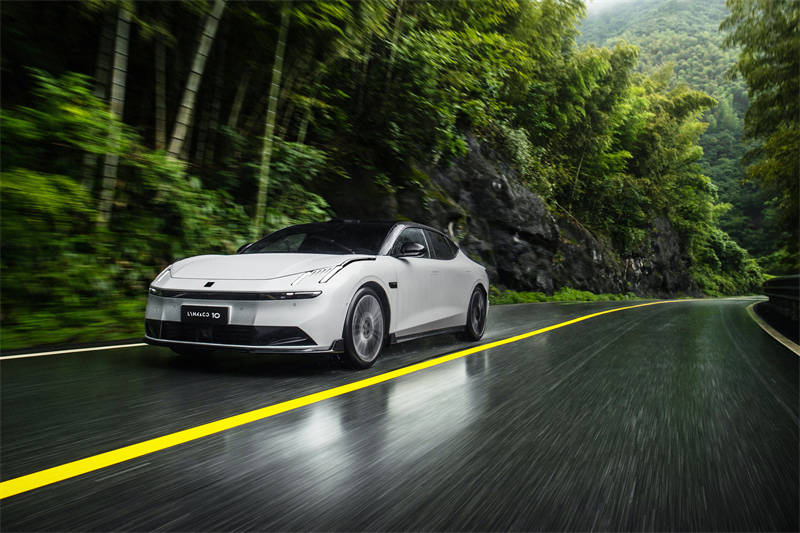 領克10EM-P的AI電混有何獨到之處?實測結果出人意料