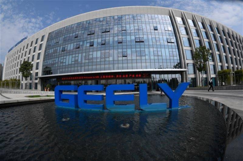 逆市領跑,吉利汽車2025上半年業績炸裂背后的韌性密碼