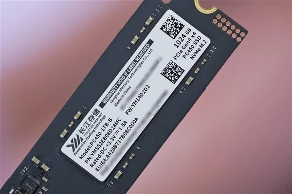 疾速7000MB/s,長江存儲PC450 1TB SSD圖賞 疾速7000MB/s!長江存儲PC450 1TB SSD圖賞