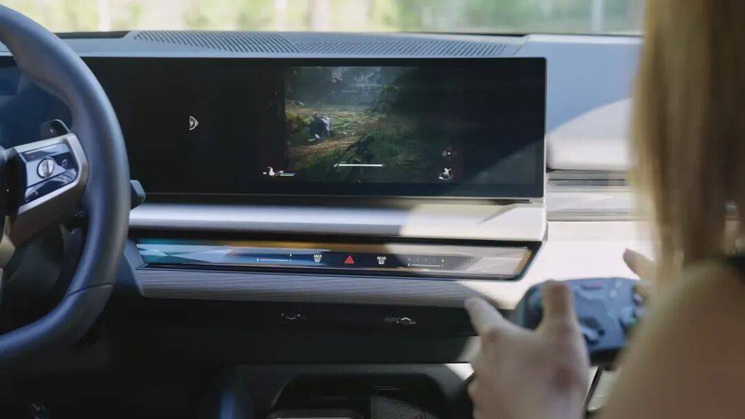 當新勢力還在卷算力,BMW的智能座艙進化出了 “共情力”?
