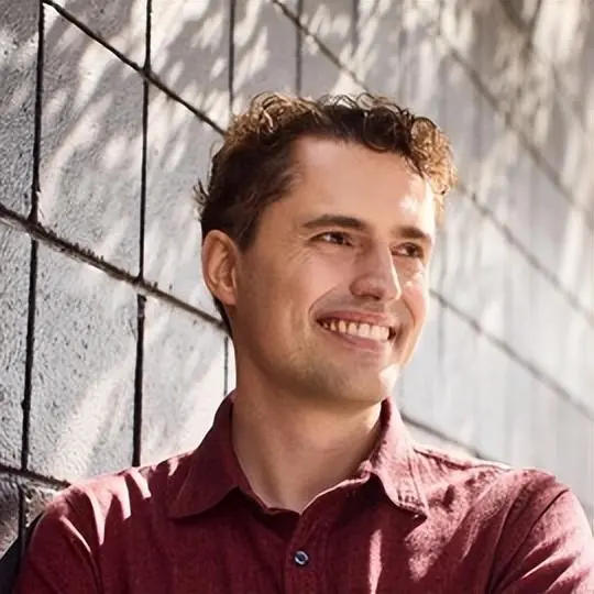 告別單一物體生成!李飛飛突破AI限制,創建大規模持久3D幾何體 圖 | 克里斯托夫·拉斯納(Christoph Lassner)(來源:資料圖)